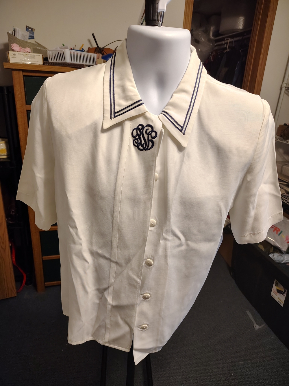 Norton McNaughton Cream Short-Sleeve Button Shirt with Navy Trim
